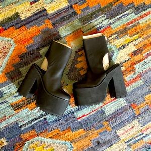 UNIF black Boyle Boot 9